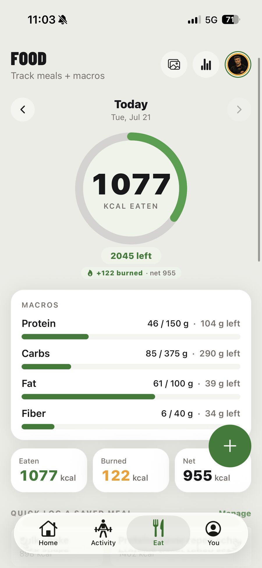 Het Eten-tabblad met de calorie-ring en macrobalken